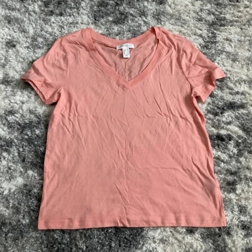 Forever 21 V-Neck T-Shirt Basic Short Sleeve Top Everyday‎ Wear Size M